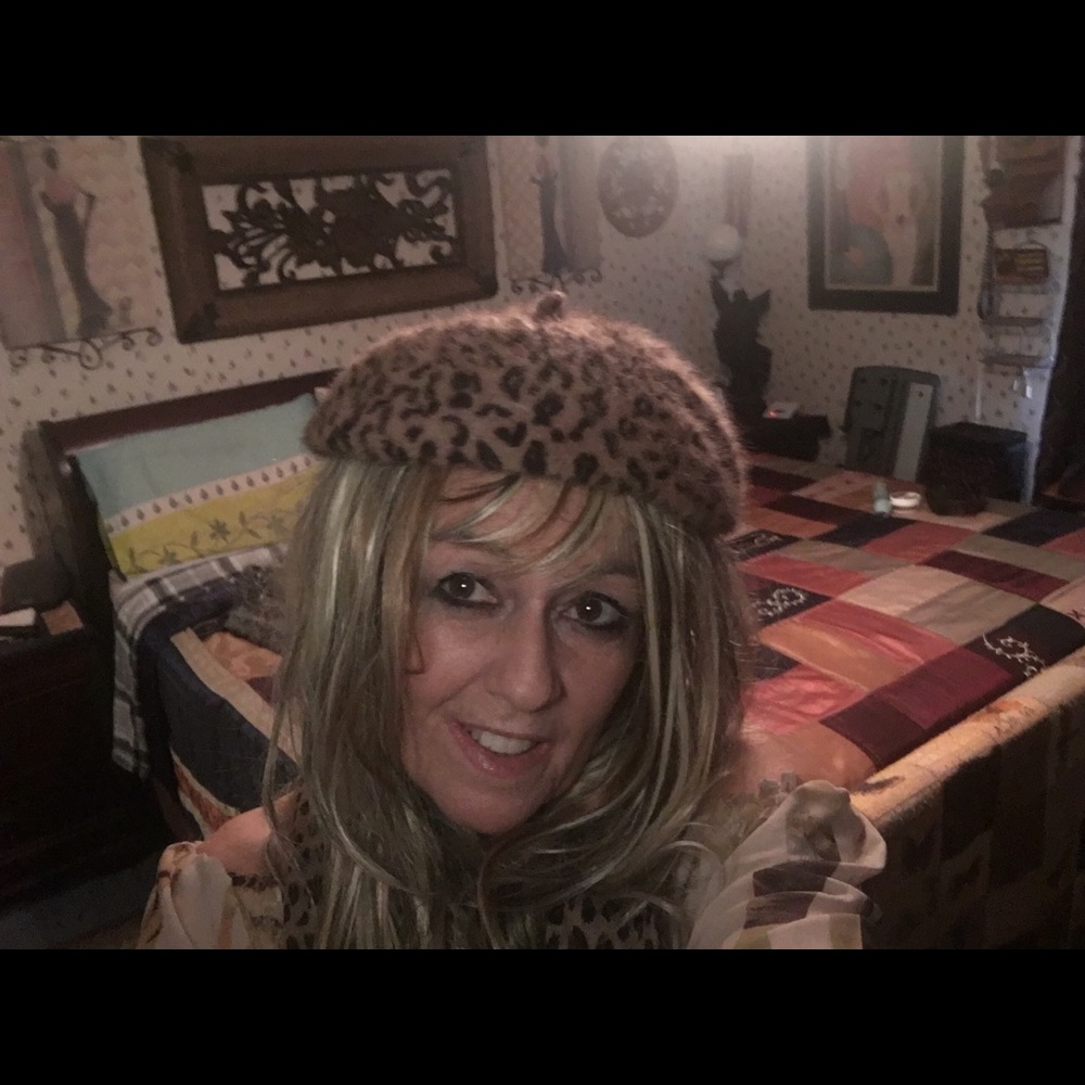 Meet your Posher, Sherrie